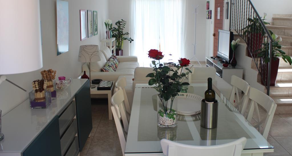 Estia Luxury Maisonette パ フォス 部屋 写真